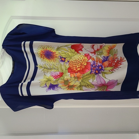 Zara Dresses & Skirts - Super Cute Zara Knee length dress